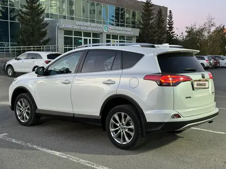 Toyota RAV4 2018 года за 14 000 000 тг. в Караганда – фото 4