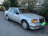 Mercedes-Benz E 220 1995 годаүшін1 700 000 тг. в Тараз