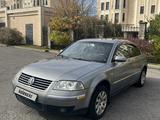 Volkswagen Passat 2003 годаүшін2 300 000 тг. в Алматы