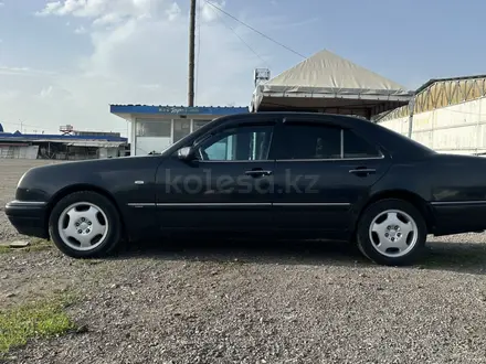 Mercedes-Benz E 320 1997 года за 3 400 000 тг. в Алматы – фото 3