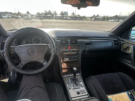 Mercedes-Benz E 320 1997 года за 3 400 000 тг. в Алматы – фото 7