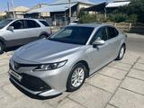 Toyota Camry 2018 года за 13 000 000 тг. в Тараз