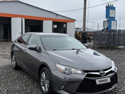 Toyota Camry 2017 года за 6 800 000 тг. в Актобе
