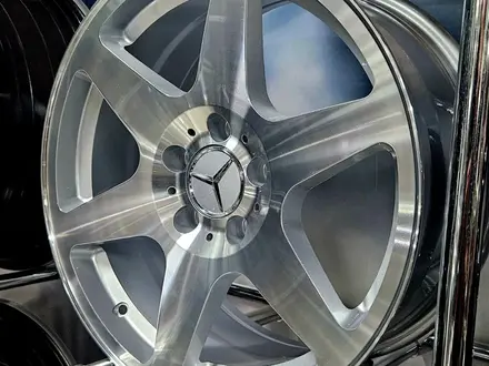 Литые диски Mercedes-Benz R17 5 112 8j et 35 cv 66.6 Silver за 240 000 тг. в Уральск – фото 3