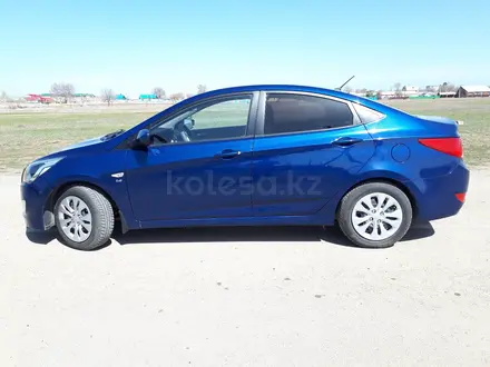 Hyundai Solaris 2015 года за 5 800 000 тг. в Актобе – фото 2