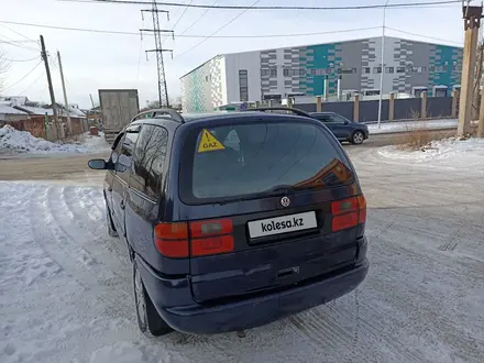 Volkswagen Sharan 1997 года за 2 300 000 тг. в Караганда – фото 4