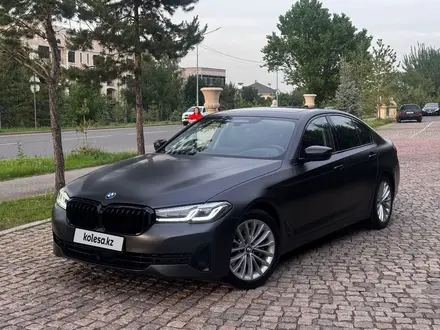 BMW 530 2020 года за 23 700 000 тг. в Алматы – фото 2