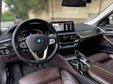BMW 530 2020 года за 23 700 000 тг. в Алматы – фото 17
