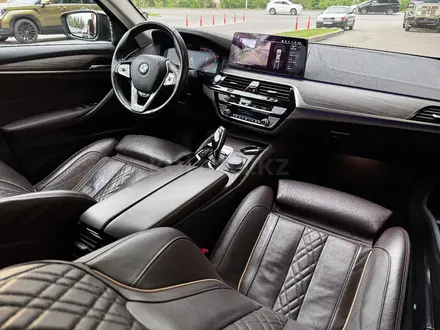 BMW 530 2020 года за 23 700 000 тг. в Алматы – фото 26