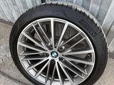 Комплект дисков с резинами, с датчиками на BMW G30. за 300 000 тг. в Алматы – фото 4