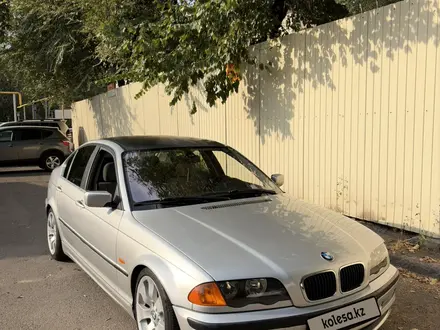 BMW 328 1998 года за 3 288 720 тг. в Алматы – фото 2