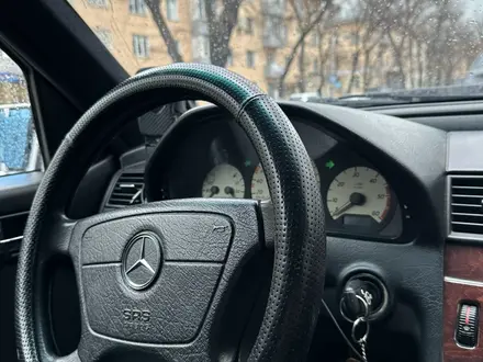 Mercedes-Benz C 220 2000 года за 3 000 000 тг. в Алматы – фото 10