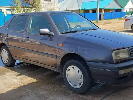 Volkswagen Vento 1993 года за 1 180 000 тг. в Уральск