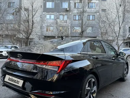 Hyundai Elantra 2022 года за 11 400 000 тг. в Алматы – фото 9