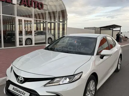 Toyota Camry 2023 года за 14 490 000 тг. в Костанай – фото 3
