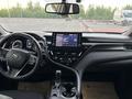Toyota Camry 2023 года за 14 490 000 тг. в Костанай – фото 5