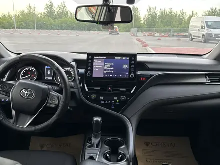 Toyota Camry 2023 года за 14 490 000 тг. в Костанай – фото 5