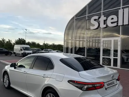 Toyota Camry 2023 года за 14 490 000 тг. в Костанай – фото 15