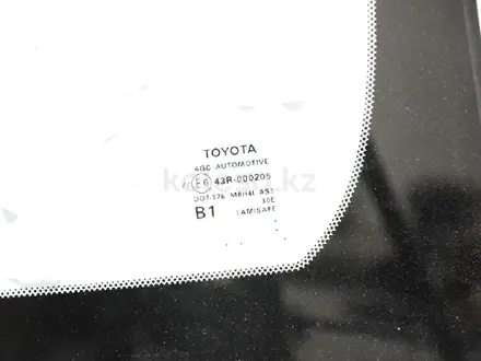 Лобовое стекло для Toyota Camry 70 за 130 000 тг. в Алматы – фото 3