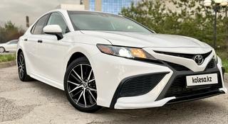 Toyota Camry 2021 года за 16 500 000 тг. в Алматы