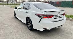 Toyota Camry 2022 годаүшін13 999 999 тг. в Алматы – фото 4