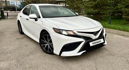 Toyota Camry 2022 годаүшін13 999 999 тг. в Алматы – фото 3