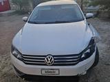Volkswagen Passat 2014 годаүшін2 700 000 тг. в Актау