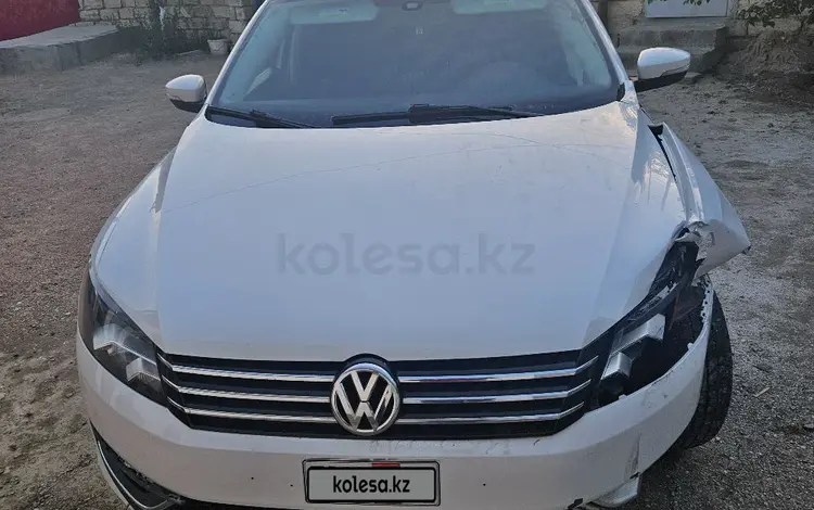 Volkswagen Passat 2014 годаүшін2 300 000 тг. в Актау
