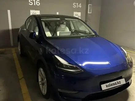 Tesla Model Y 2022 года за 15 900 000 тг. в Алматы – фото 2