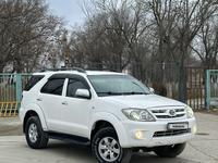 Toyota Fortuner 2005 годаfor8 500 000 тг. в Актау