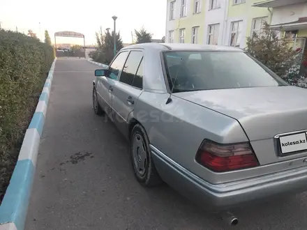 Mercedes-Benz E 220 1995 года за 1 700 000 тг. в Шымкент – фото 9