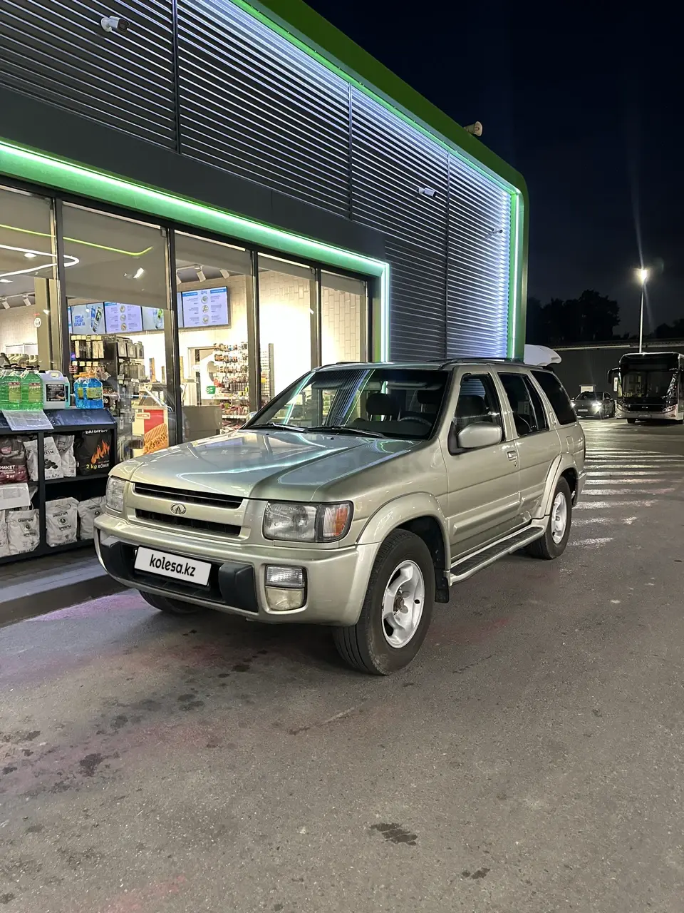 Infiniti QX4, 1998