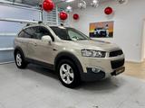 Chevrolet Captiva 2012 года за 4 990 000 тг. в Атырау – фото 4