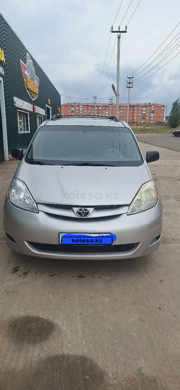 Toyota Sienna, 2008