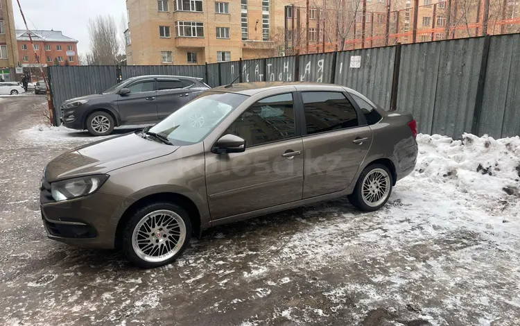 ВАЗ (Lada) Granta 2190 2020 годаүшін4 500 000 тг. в Астана