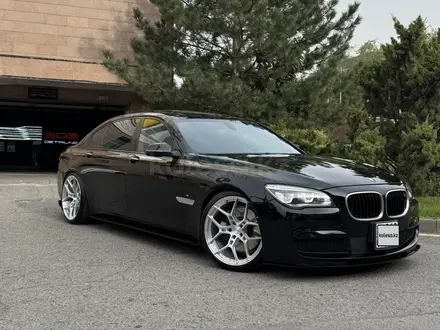 BMW 750 2012 года за 13 000 000 тг. в Алматы
