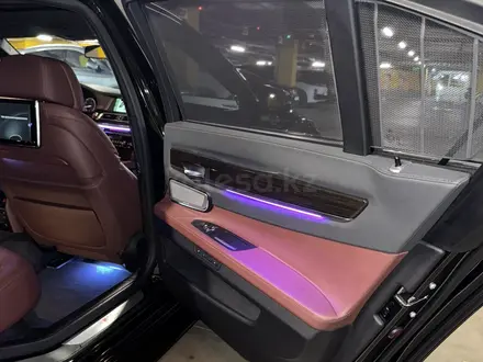BMW 750 2012 года за 13 000 000 тг. в Алматы – фото 14