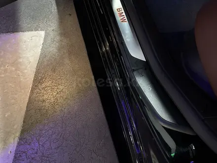BMW 750 2012 года за 13 000 000 тг. в Алматы – фото 16