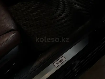 BMW 750 2012 года за 13 000 000 тг. в Алматы – фото 27