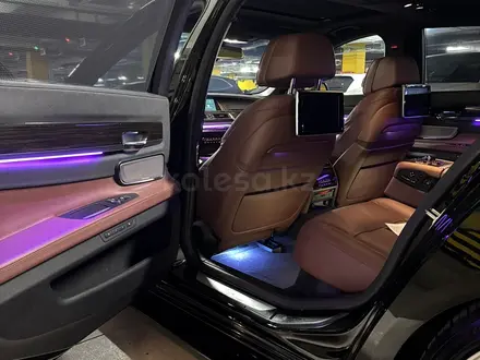 BMW 750 2012 года за 13 000 000 тг. в Алматы – фото 36