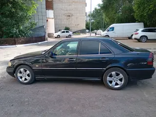 Mercedes-Benz C 230