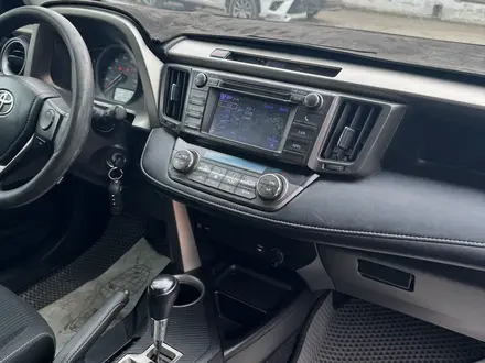 Toyota RAV4 2014 года за 9 500 000 тг. в Актобе – фото 12