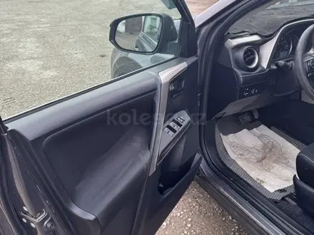 Toyota RAV4 2014 года за 9 500 000 тг. в Актобе – фото 13