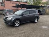 Toyota RAV4 2014 года за 9 500 000 тг. в Актобе – фото 2