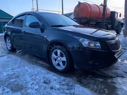 Chevrolet Cruze 2012 года за 4 400 000 тг. в Уральск – фото 3