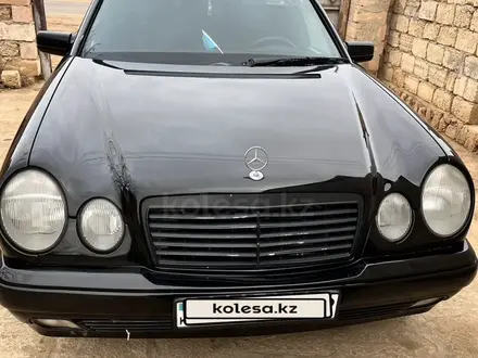 Mercedes-Benz E 320 1998 года за 4 000 000 тг. в Актау