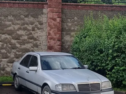 Mercedes-Benz C 180 1997 года за 2 100 000 тг. в Астана – фото 5