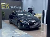 Hyundai Elantra 2017 года за 5 500 000 тг. в Атырау – фото 2