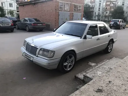 Mercedes-Benz E 200 1995 года за 2 200 000 тг. в Жезказган