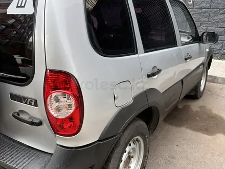 Chevrolet Niva 2011 года за 2 000 000 тг. в Астана – фото 4